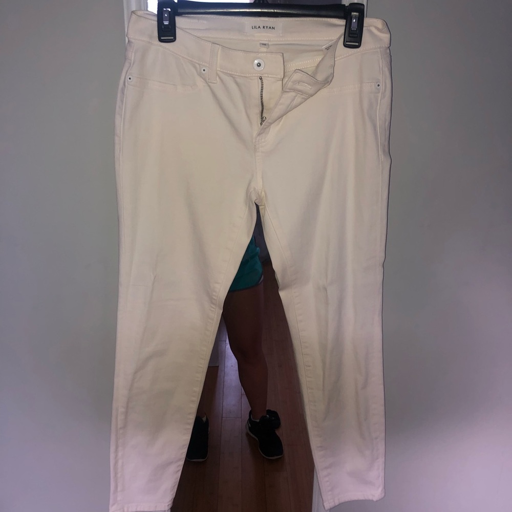 Lila Ryan white capris
